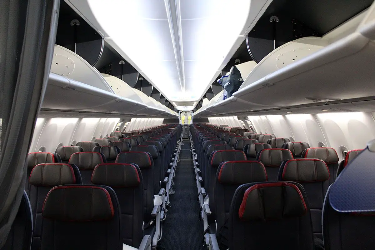 Hon 300 chuyen bay rong tu cac tinh, thanh ve TP.HCM hinh anh