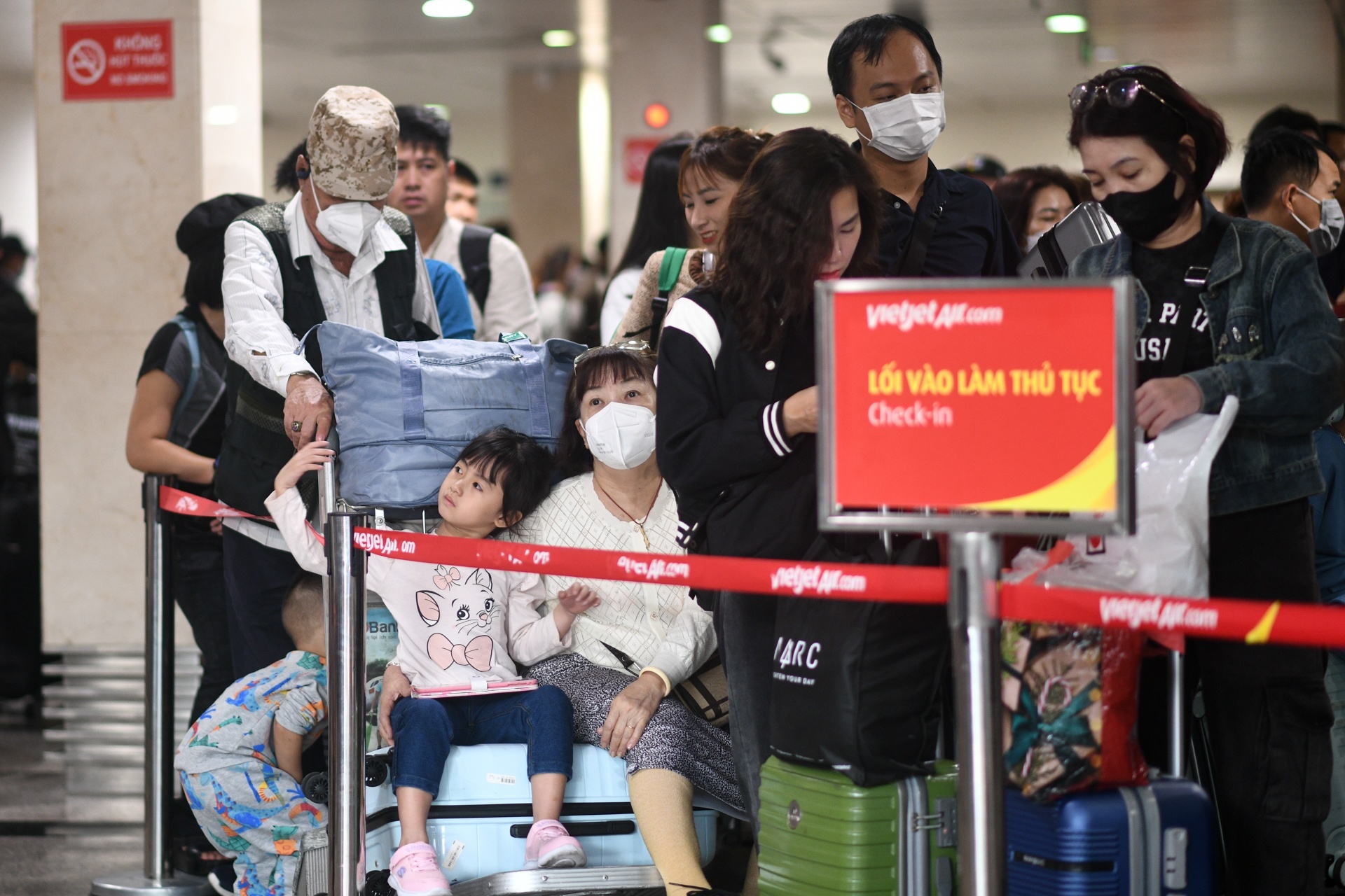 Hon 85.000 nguoi roi TP.HCM tren cac chuyen bay ngay 27 Tet hinh anh