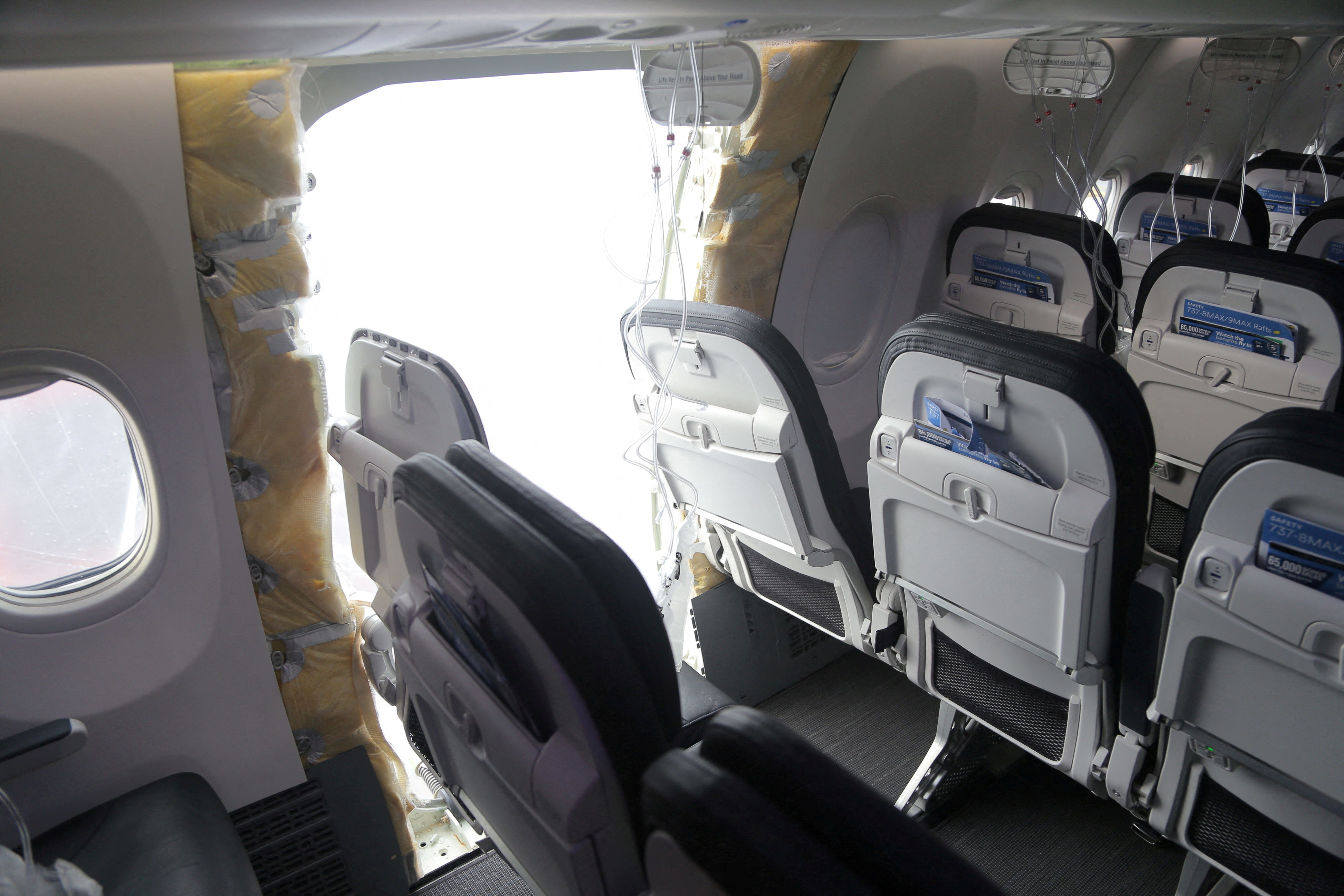 Boeing bi phanh phui mot loat sai pham hinh anh
