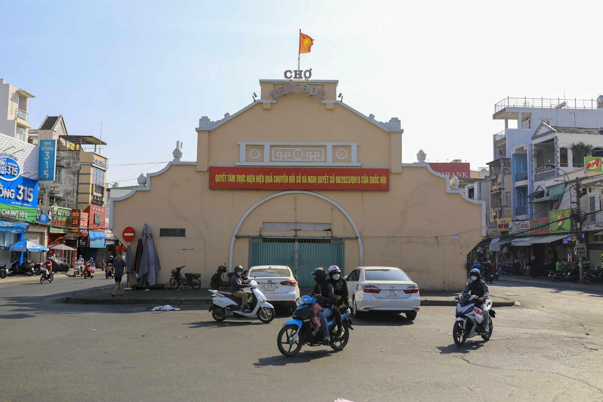 Phi thue sap tang gap 3, tieu thuong cho Thu Duc dung ngoi khong yen hinh anh