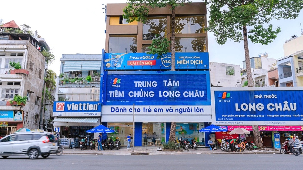 FPT Retail se mo them 400 nha thuoc, 100 trung tam tiem chung nam nay hinh anh