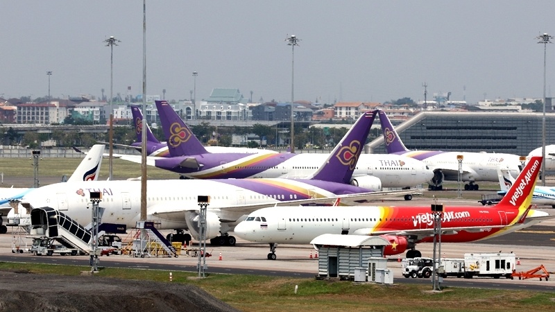 Hang khong Thai giam gia, khach Viet 'tray hoi' Songkran hinh anh