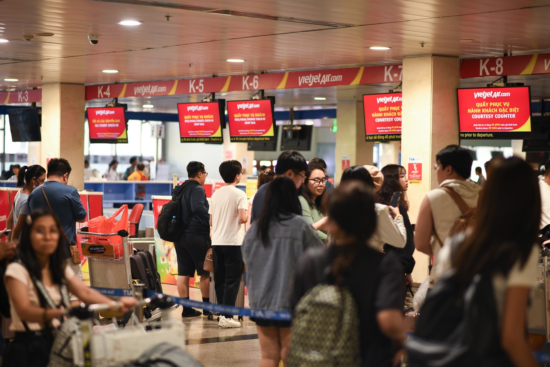 Ly do khach qua san bay Tan Son Nhat dip 30/4-1/5 giam manh hinh anh