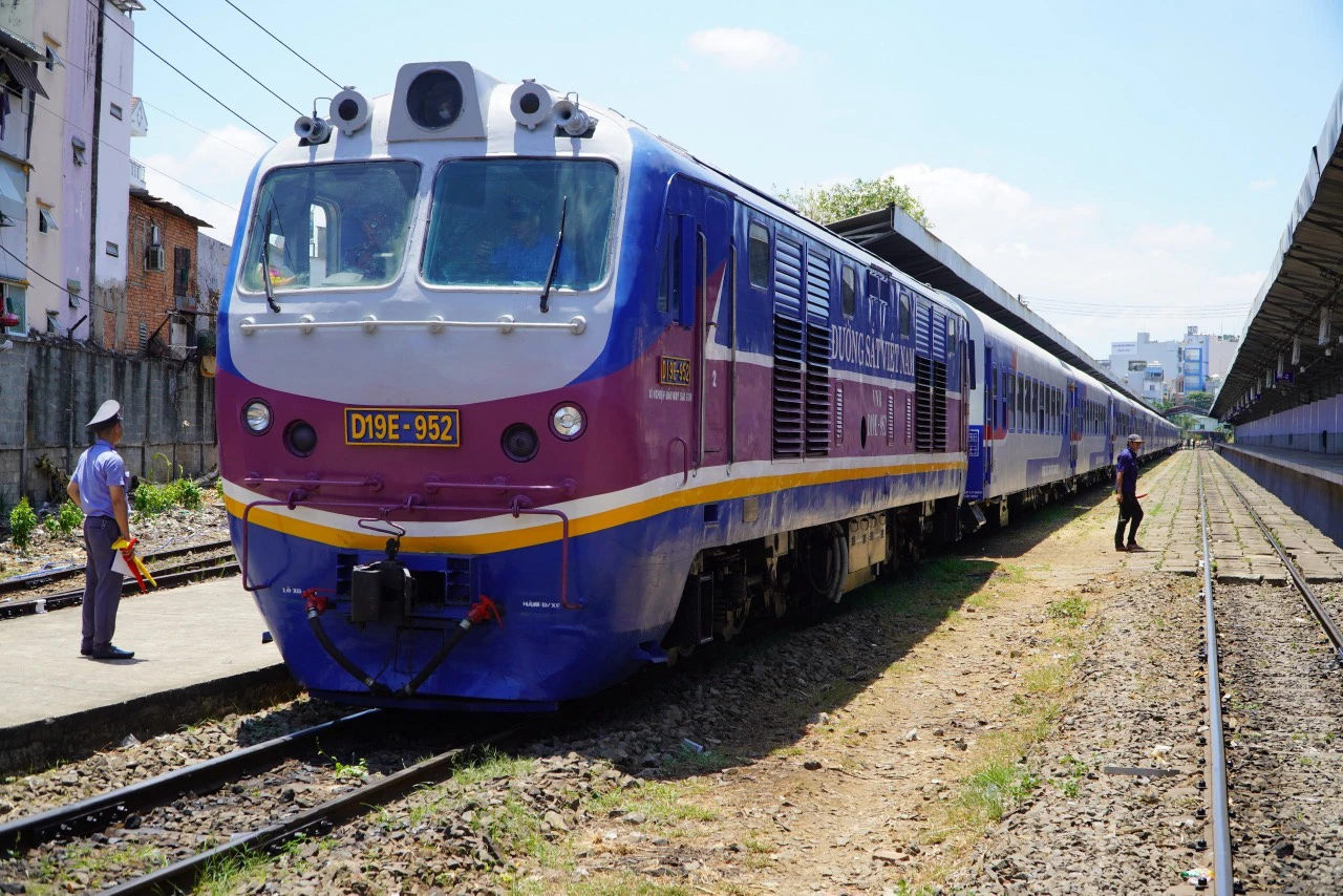 De xuat dung hon 203.000 ty lam duong sat Lao Cai - Ha Noi - Hai Phong hinh anh