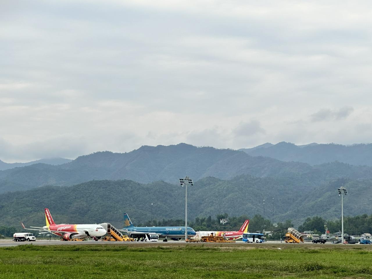 Khach bay den Dien Bien tang dot bien hinh anh