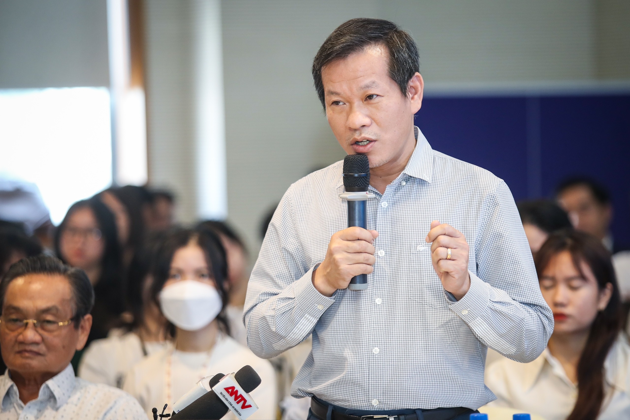 Sep Vietnam Airlines: Hang khong chi lai 1 USD/khach hinh anh