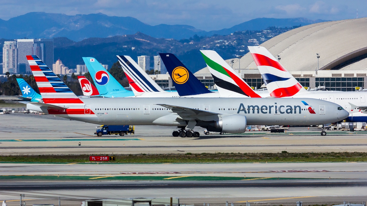 Hang khong the gioi chi lai hon 6 USD/khach hinh anh