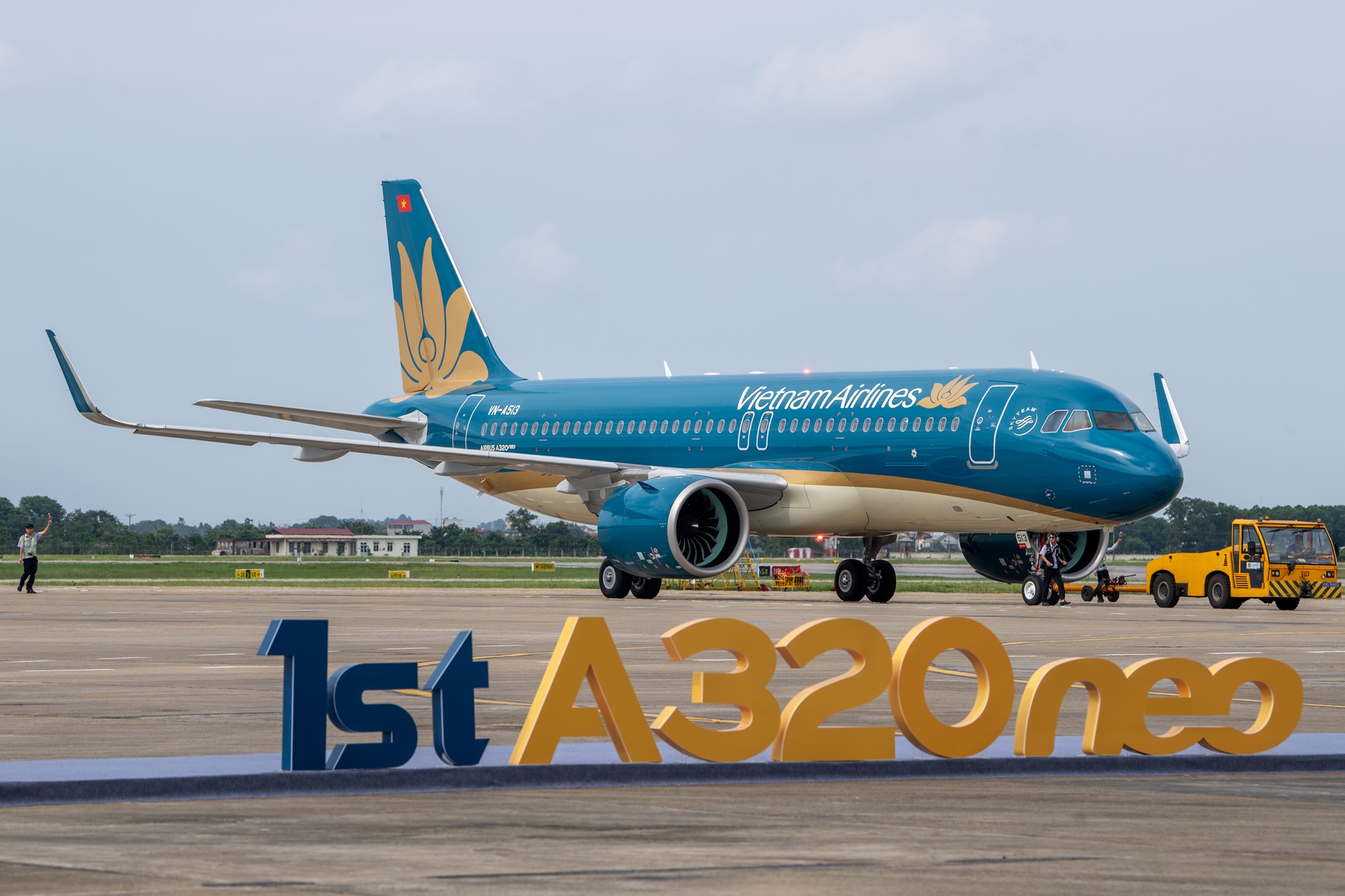 Vietnam Airlines nhan chiec Airbus A320neo dau tien hinh anh