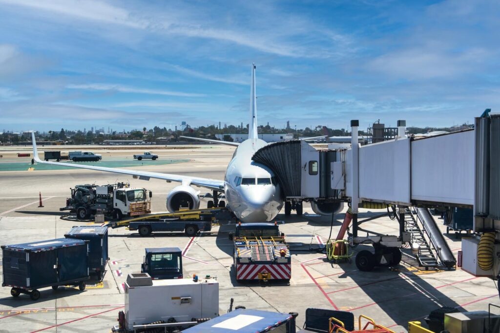 Cong ty dich vu hang hoa tai Tan Son Nhat lai ky luc hinh anh