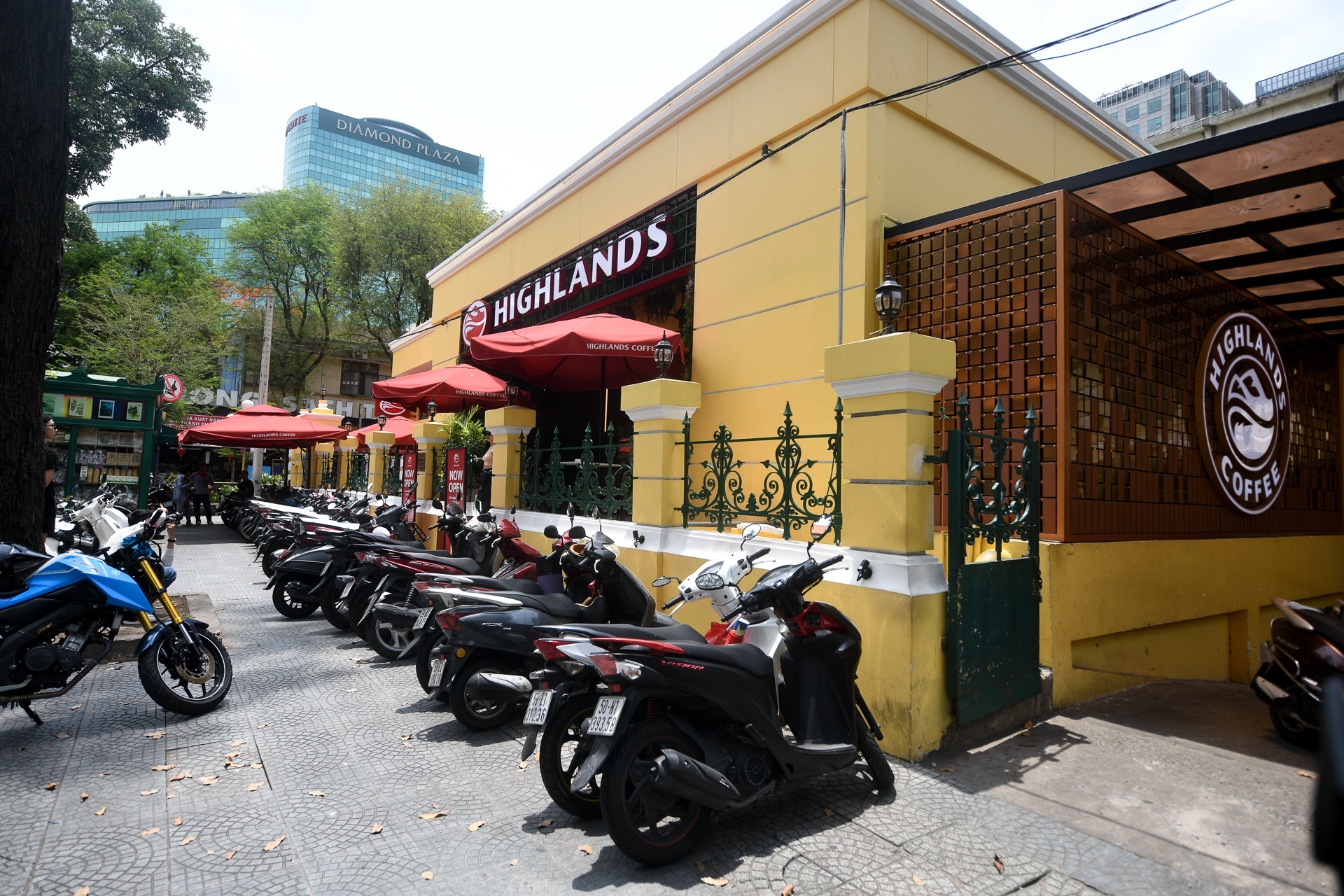 Highlands,  Phuc Long,  Trung Nguyen anh 1