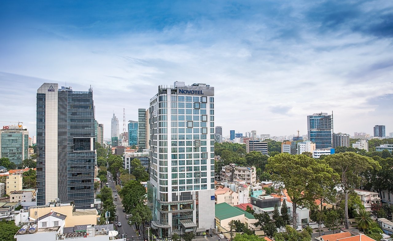 Chu khach san Novotel Saigon Centre lo hon tram ty nua dau nam hinh anh