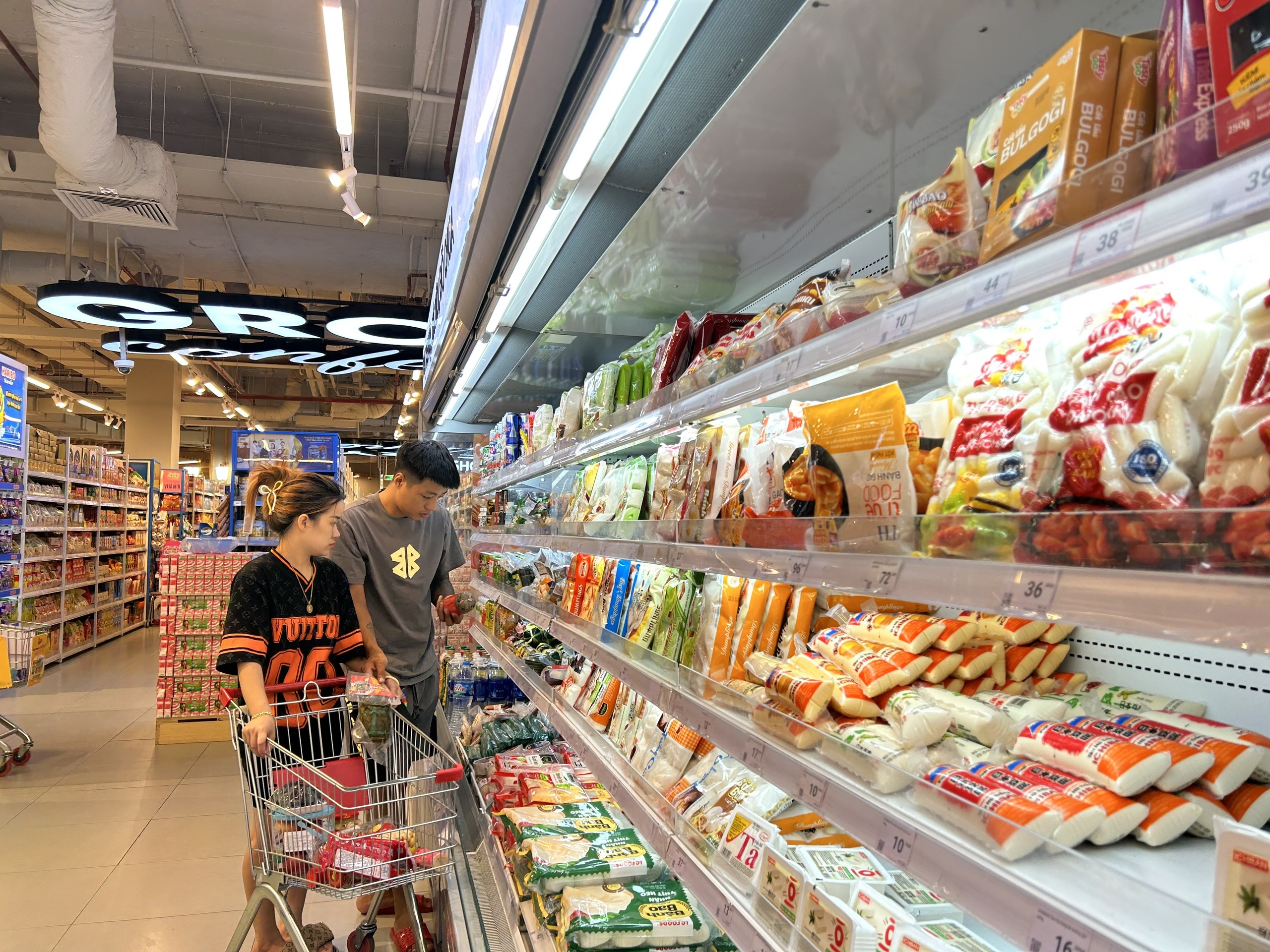 Aeon,  mua sam,  bao Yagi anh 2