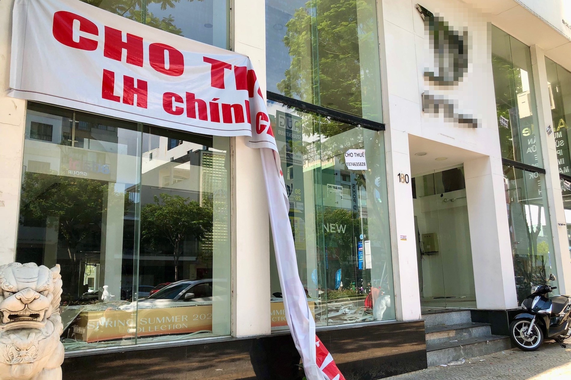 Loat mat bang tren 'dat vang' Da Nang e khach, bo trong nhieu thang hinh anh