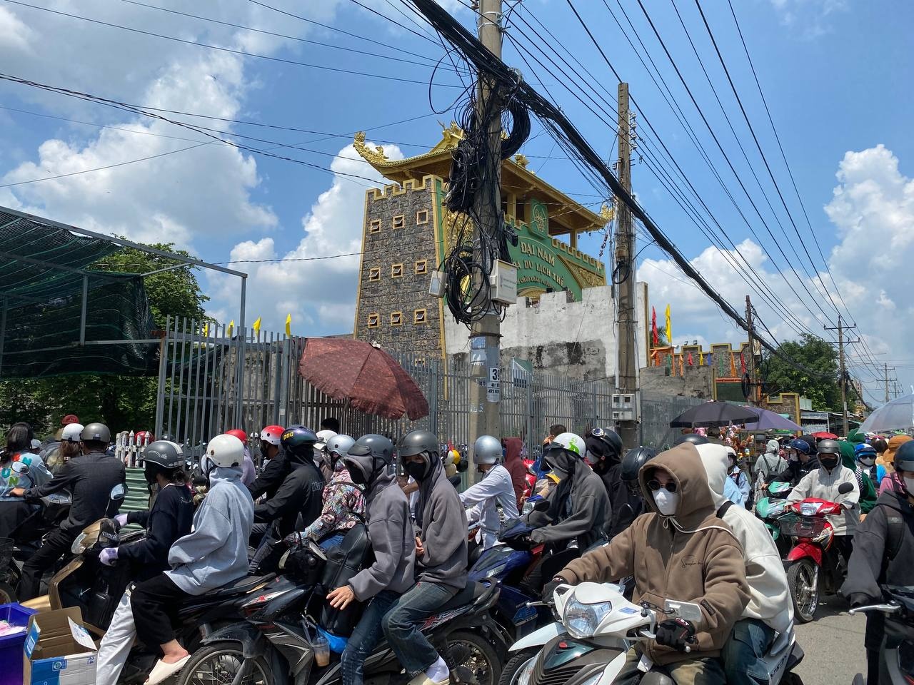 Khu du lich Dai Nam mo cua mien phi, ket xe keo dai hinh anh