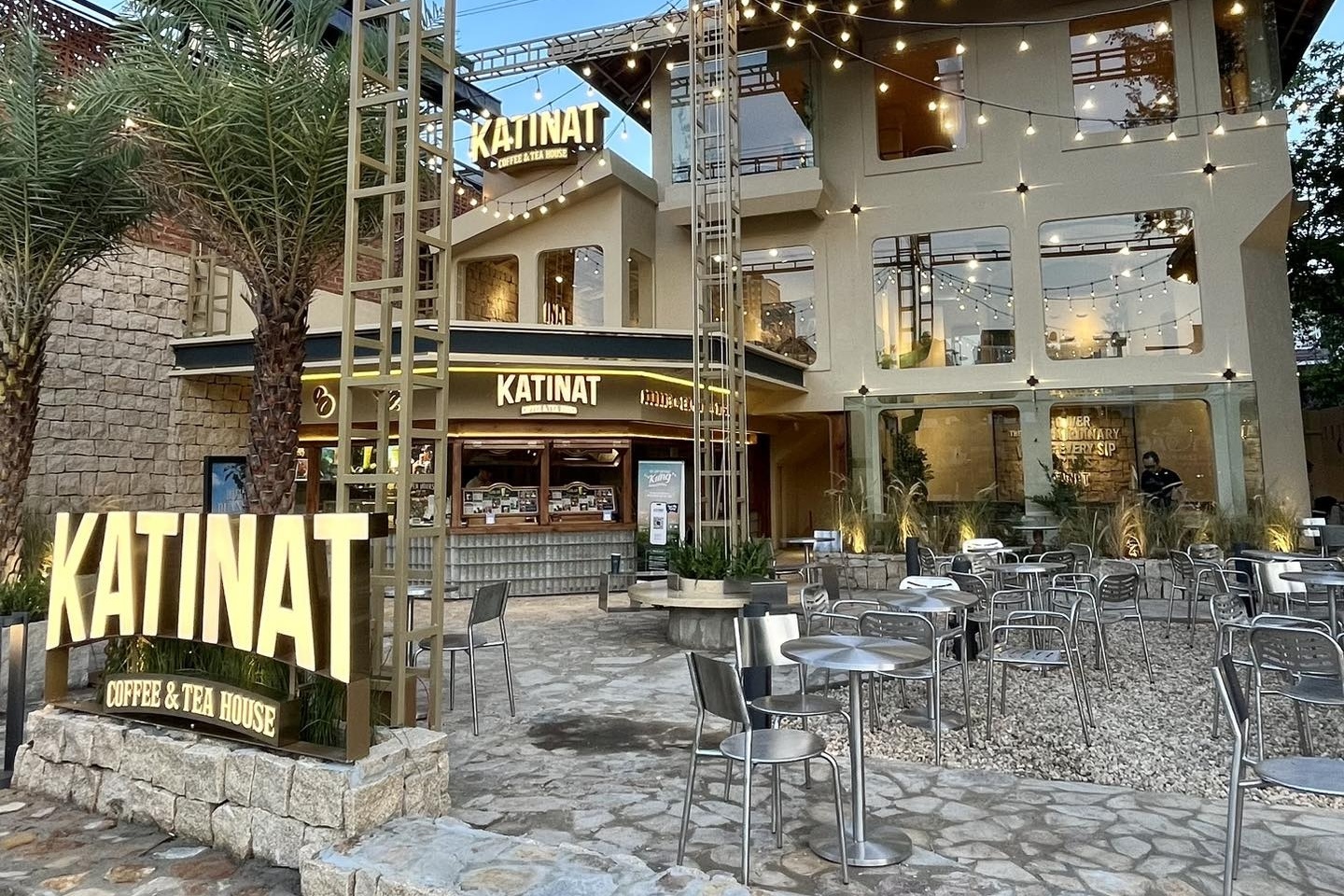 Katinat ban gan 900.000 ly nuoc trong 19 ngay hinh anh