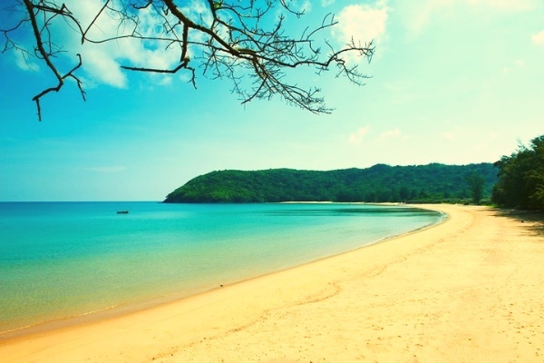 Hang bay khong kip thue Embraer E190 de bay Con Dao hinh anh