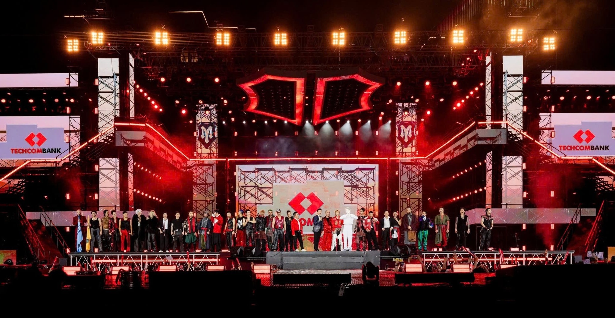 Toan tinh cua Techcombank, VIB voi cac 'anh trai' hinh anh