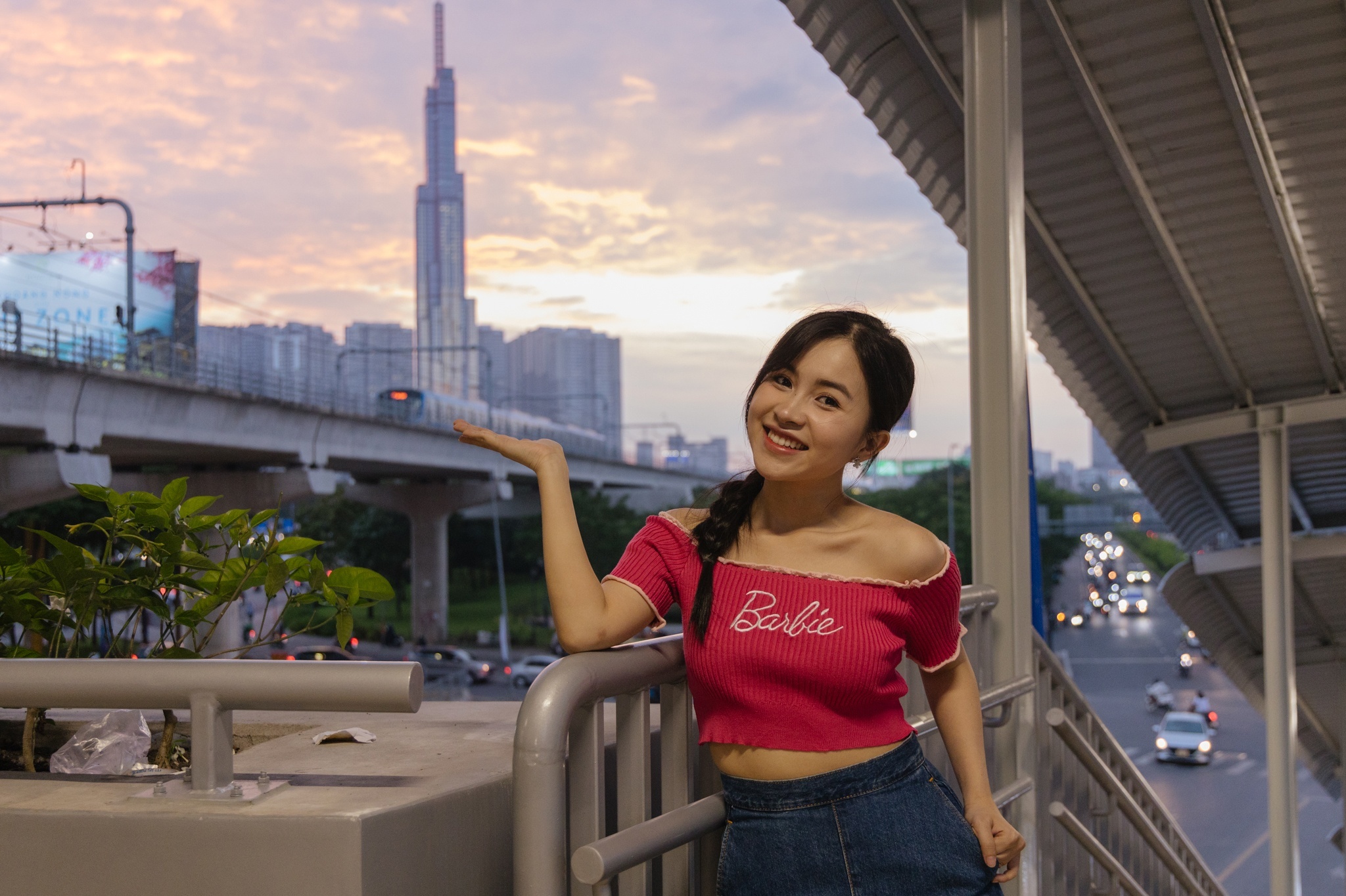 Mo tour du lich doc tuyen metro so 1 hinh anh