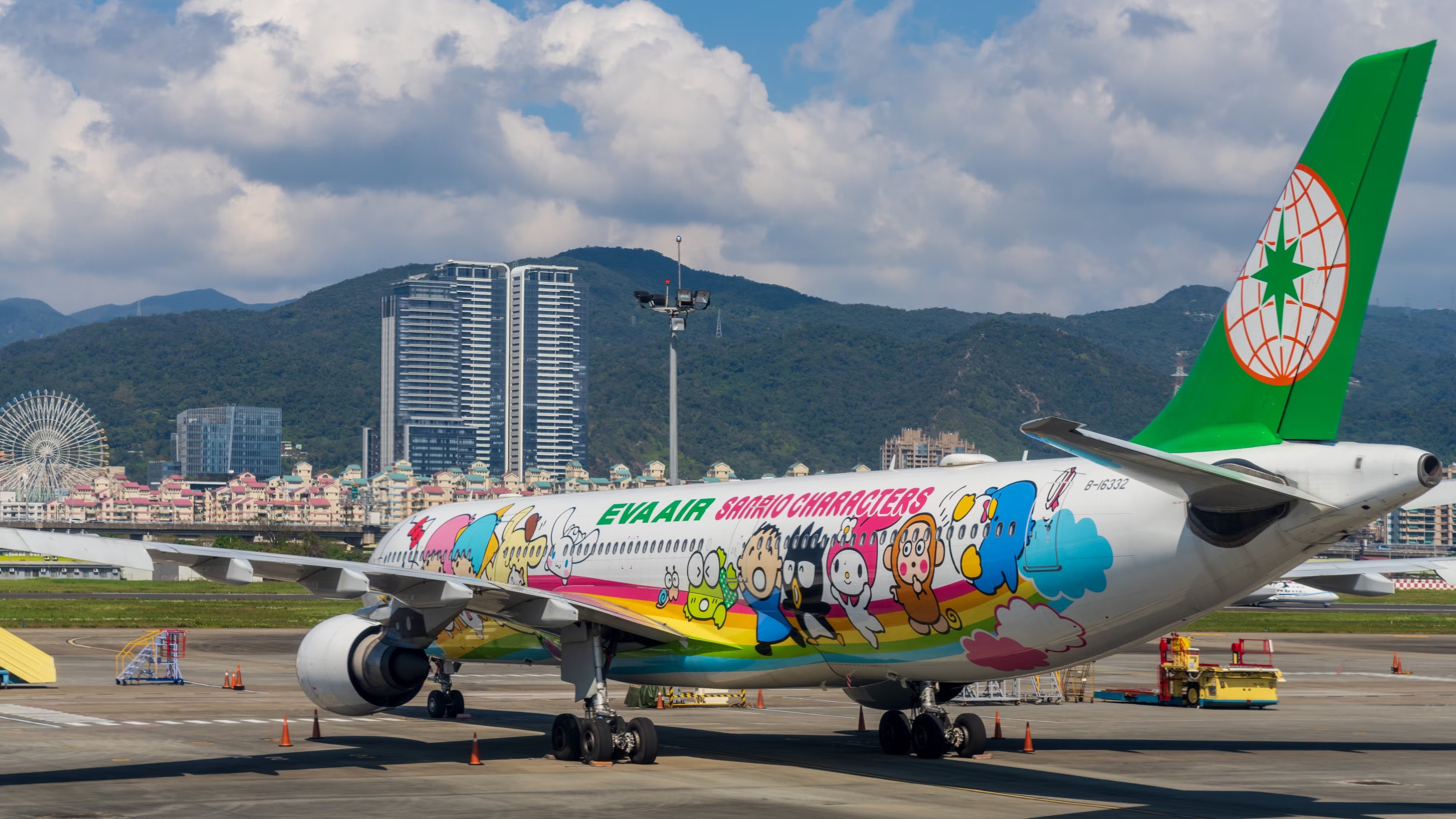 Hang bay Dai Loan thuong Tet 10 thang luong hinh anh