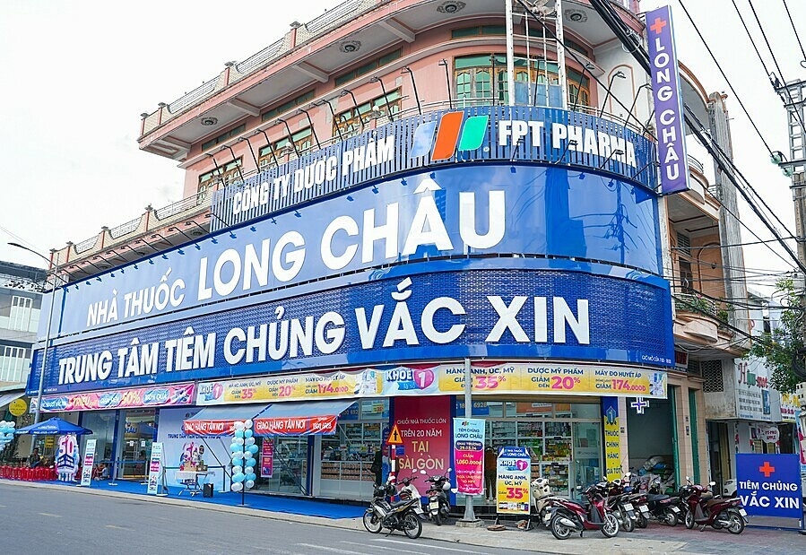 Chu chuoi nha thuoc Long Chau lai lon sau nam thua lo ky luc hinh anh