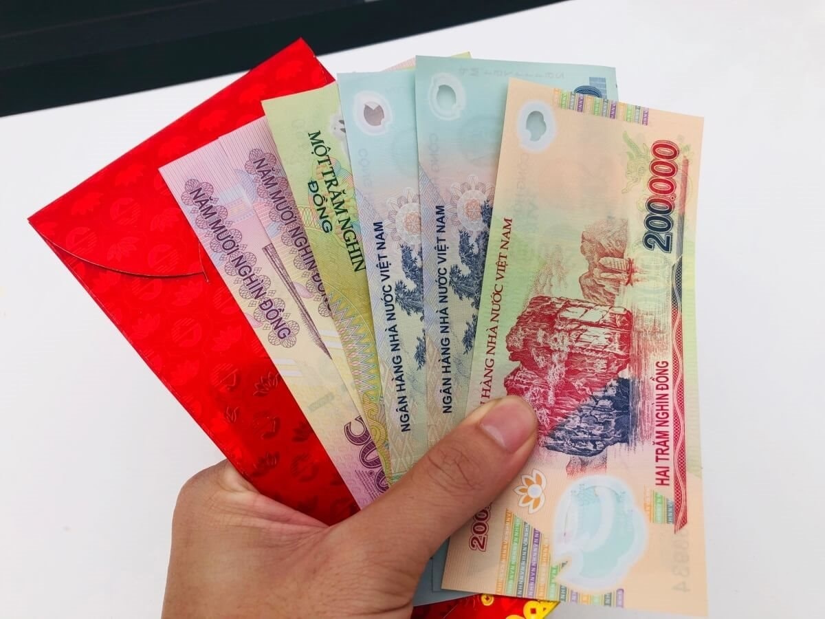 Tien mung tuoi Tet At Ty 2025 tu bao nhieu co the gui tiet kiem? hinh anh