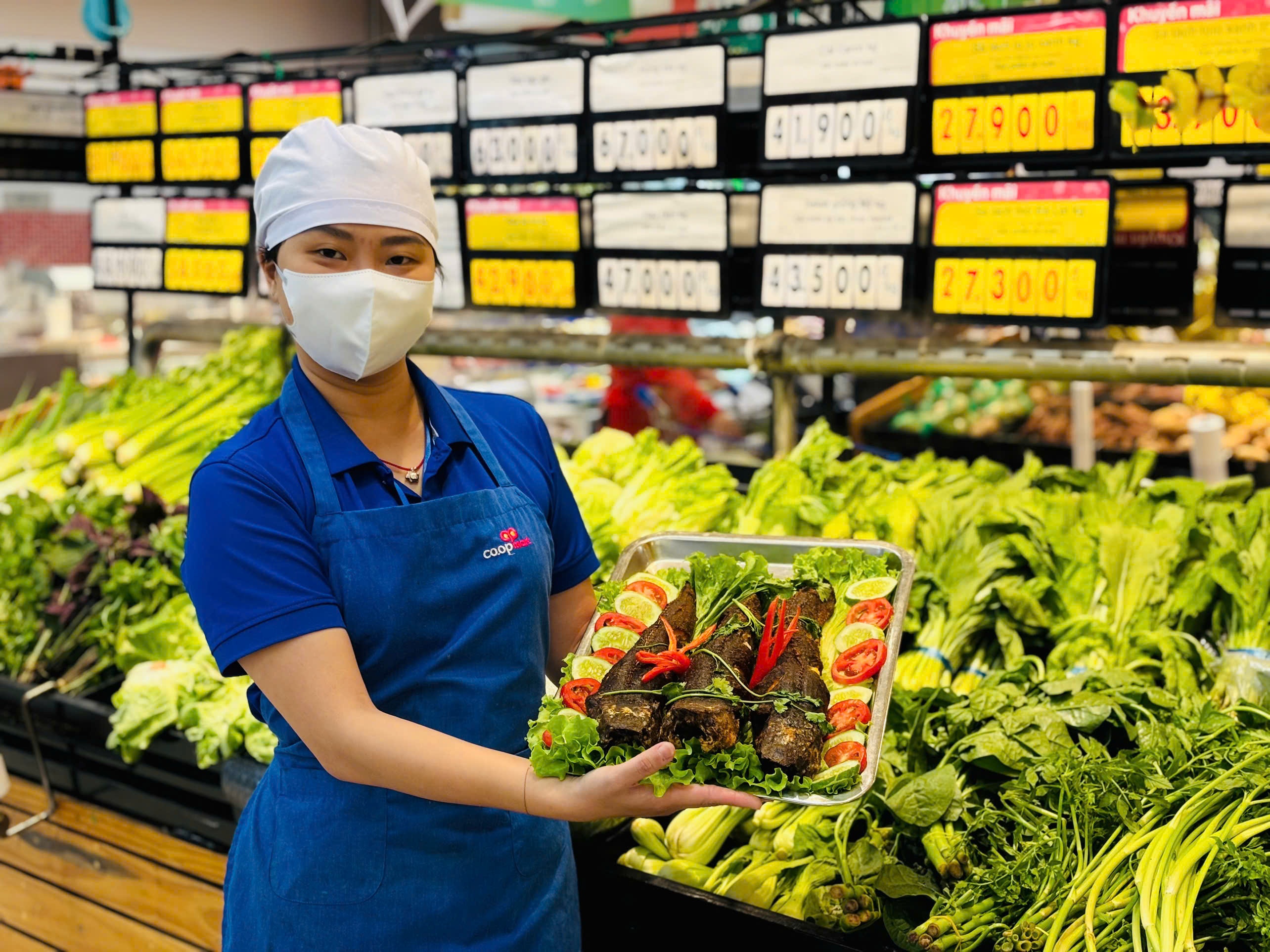 Sieu thi ban 3 tan ca loc nuong ngay via Than Tai hinh anh