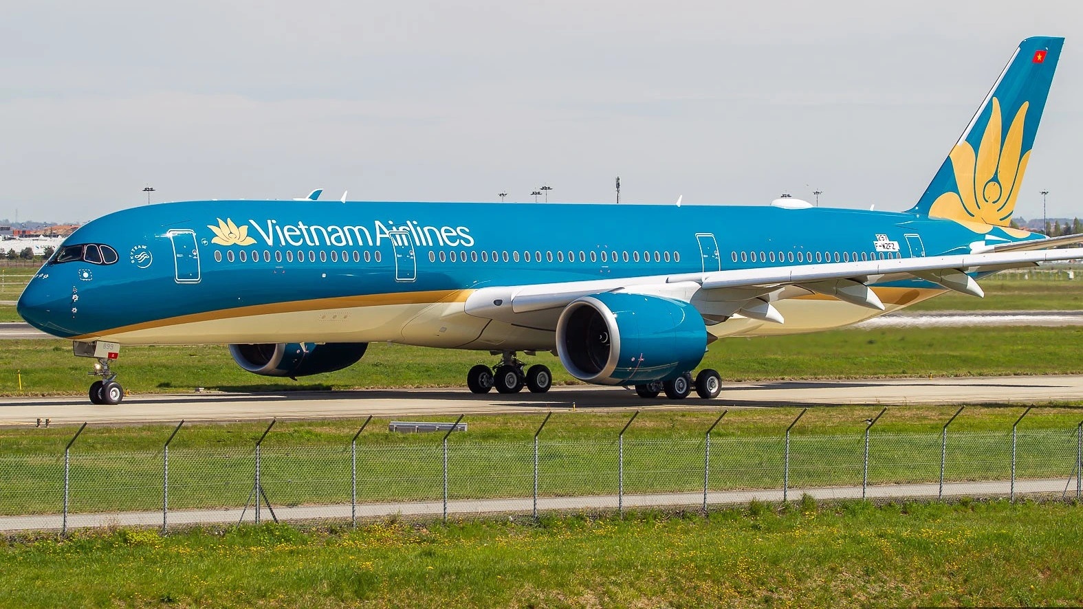 Vietnam Airlines lai doi lich hop co dong bat thuong hinh anh