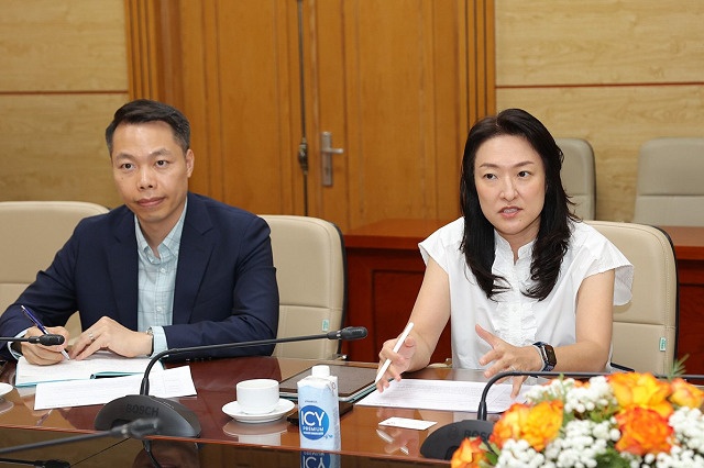 Vingroup muon mien nhiem sep nu nguoi nuoc ngoai hinh anh