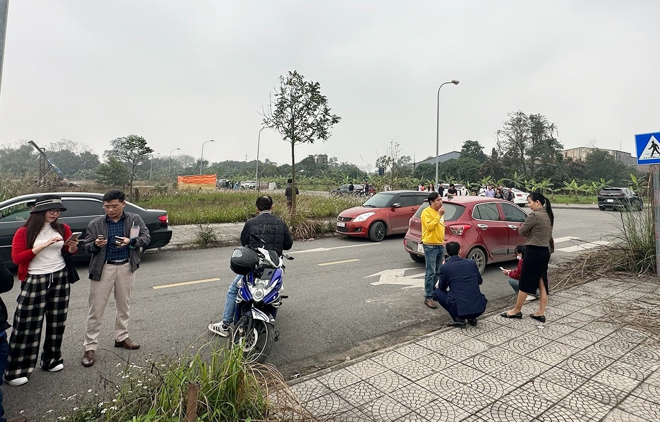 Canh bao chieu tro tung tin 'sap nhap tinh' de day gia dat hinh anh