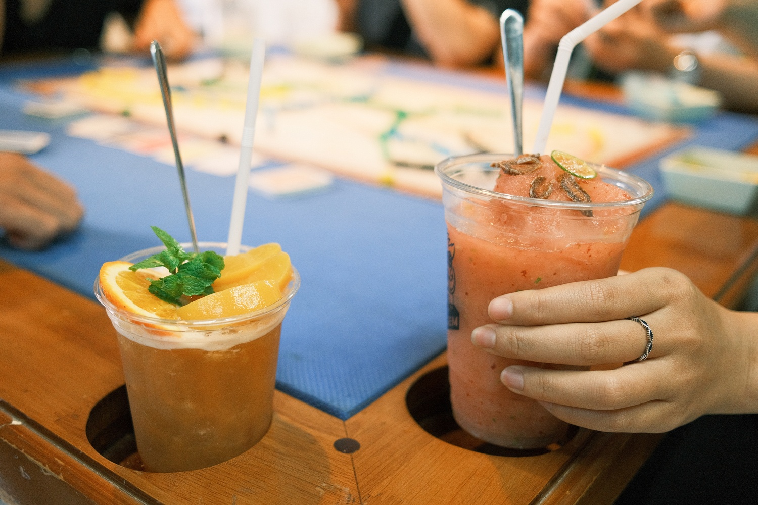 Nhieu nha hang, ca phe muon tang gia ban hinh anh