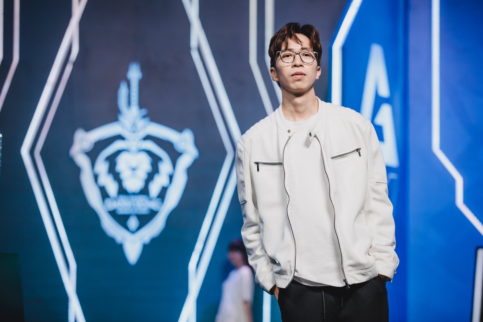 ViruSs la chu tich, giam doc nhieu doanh nghiep hinh anh