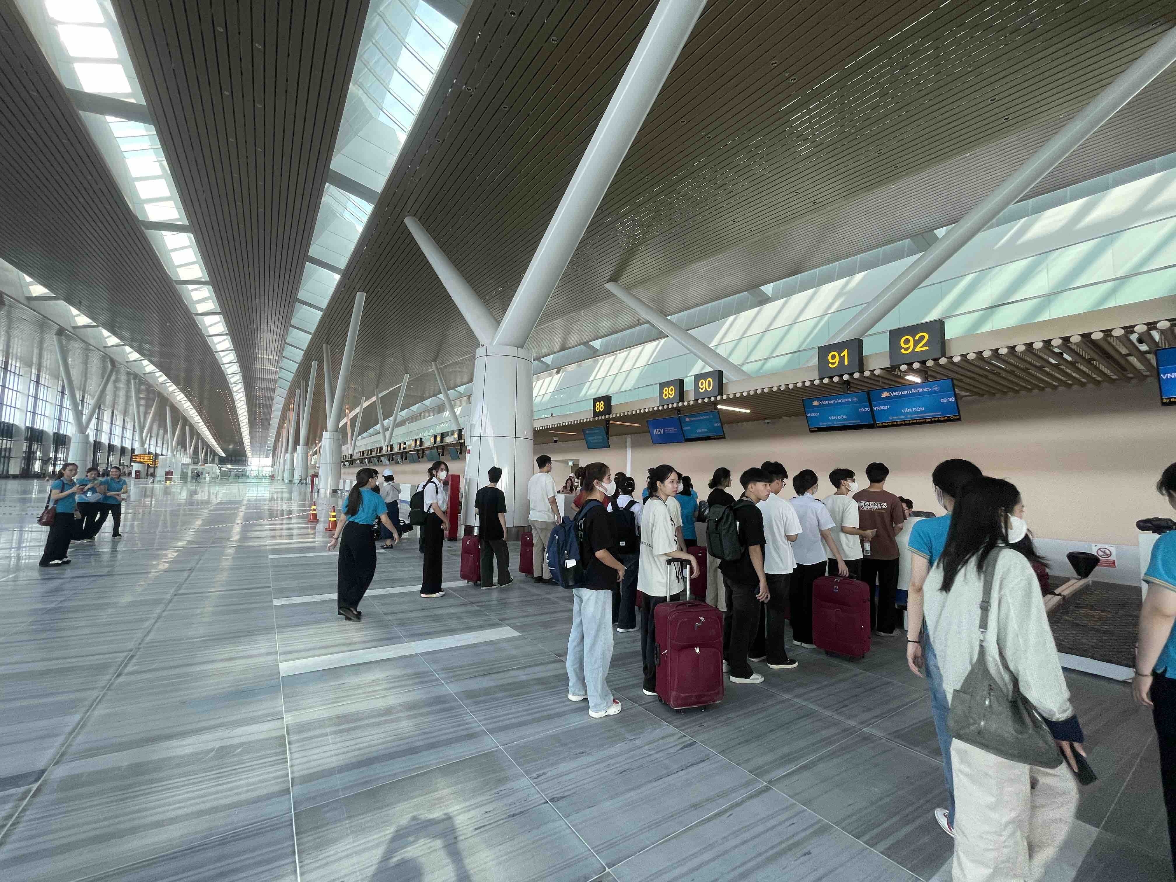 Dien tap khai thac nha ga T3 Tan Son Nhat hinh anh