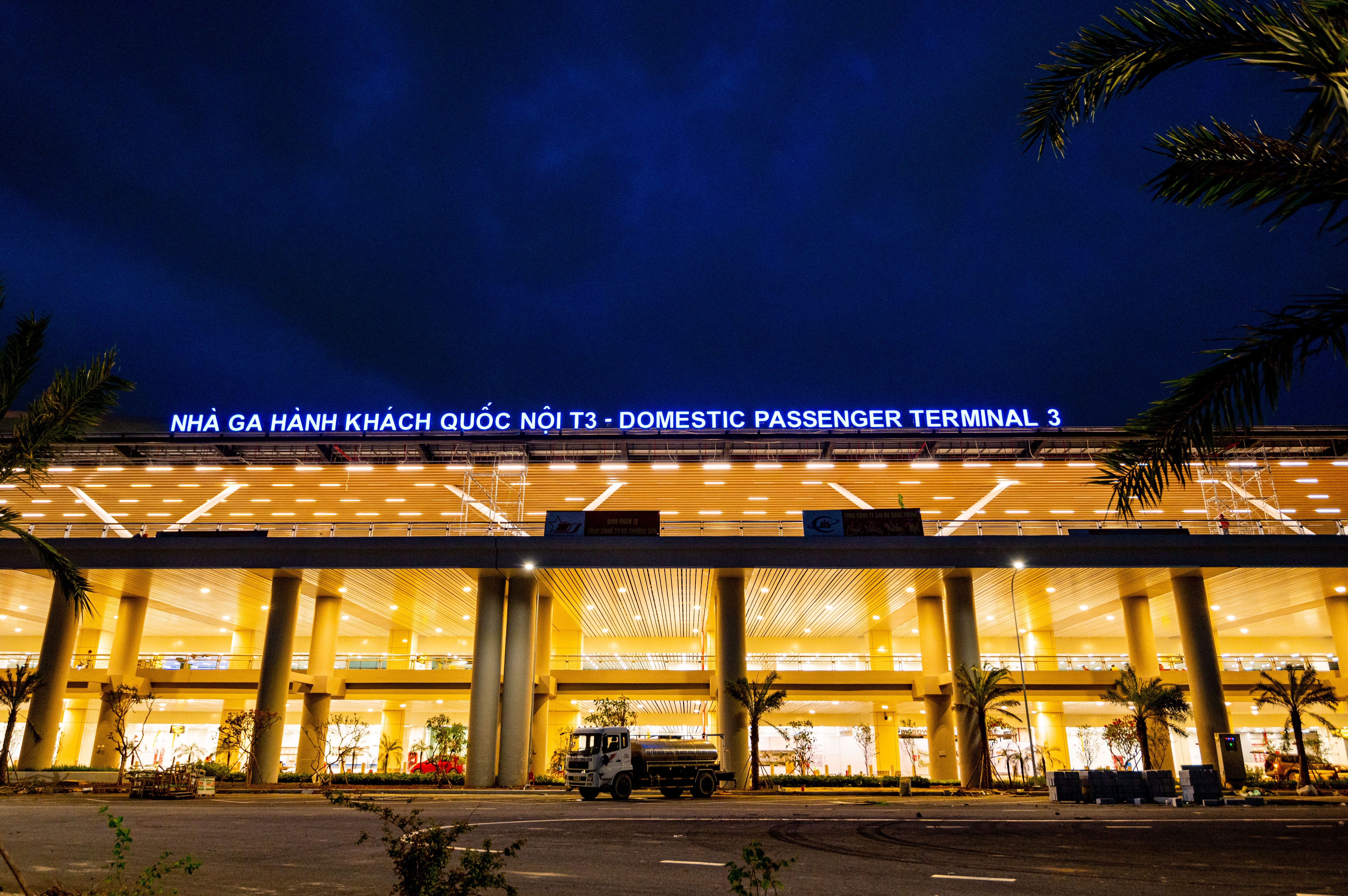 Gia ve may bay dip 30/4 dat ngang dot Tet, chang TP.HCM dat do hinh anh