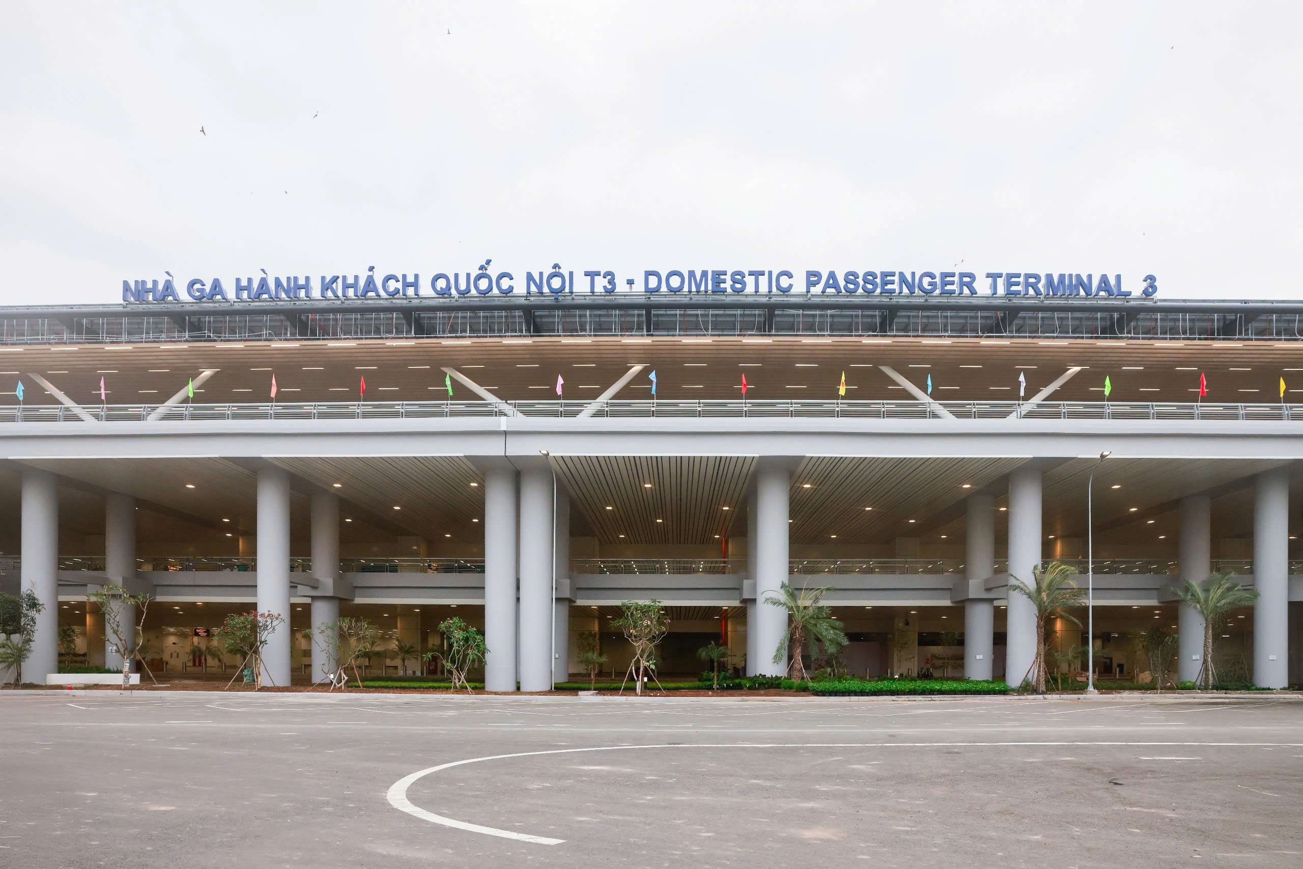 Khach bay Vietnam Airlines TP.HCM - Ha Noi checkin o nha ga T3 tu 19/4 hinh anh