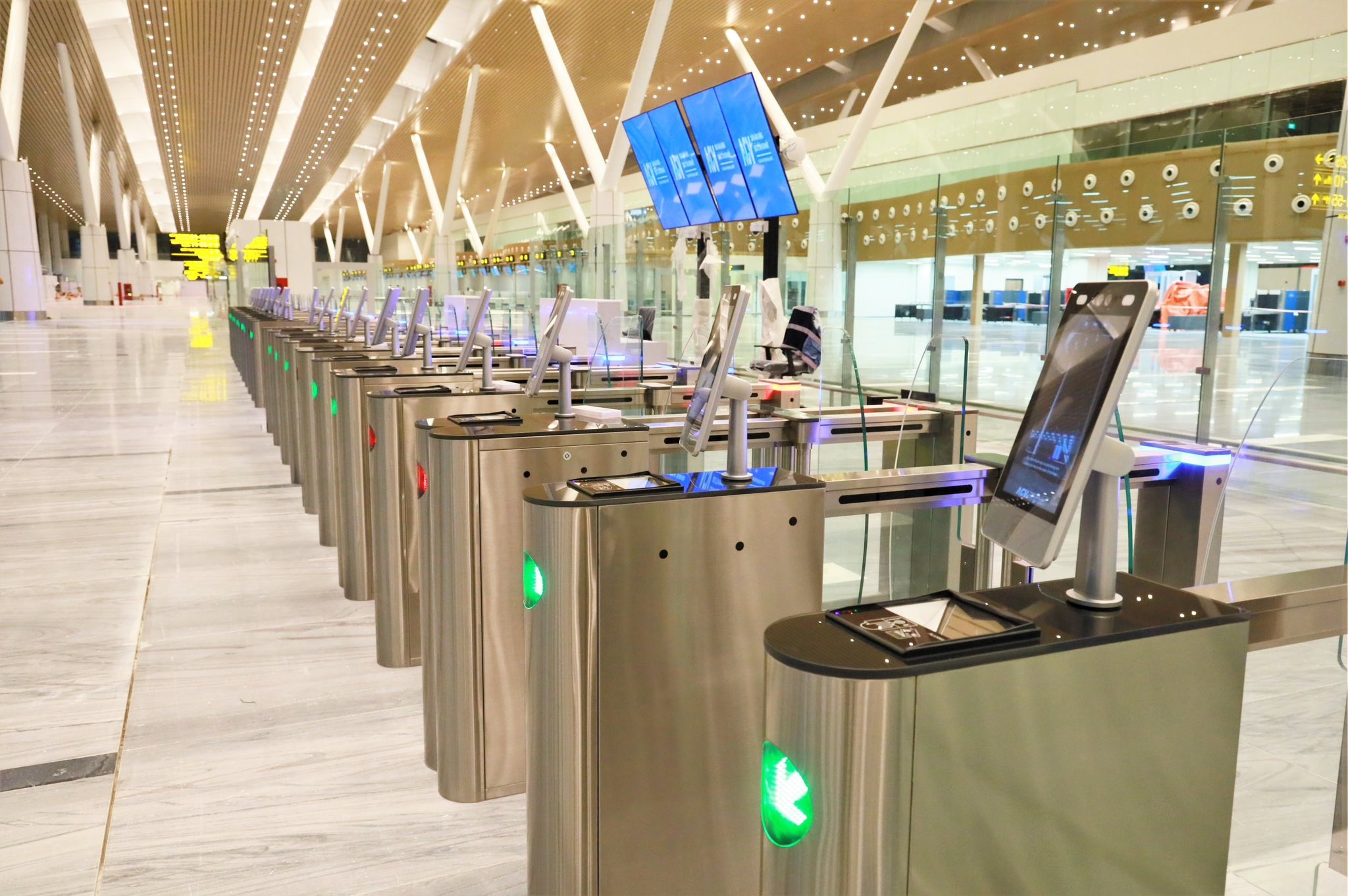 Cong nghe hien dai lan dau ung dung tai nha ga T3 Tan Son Nhat hinh anh