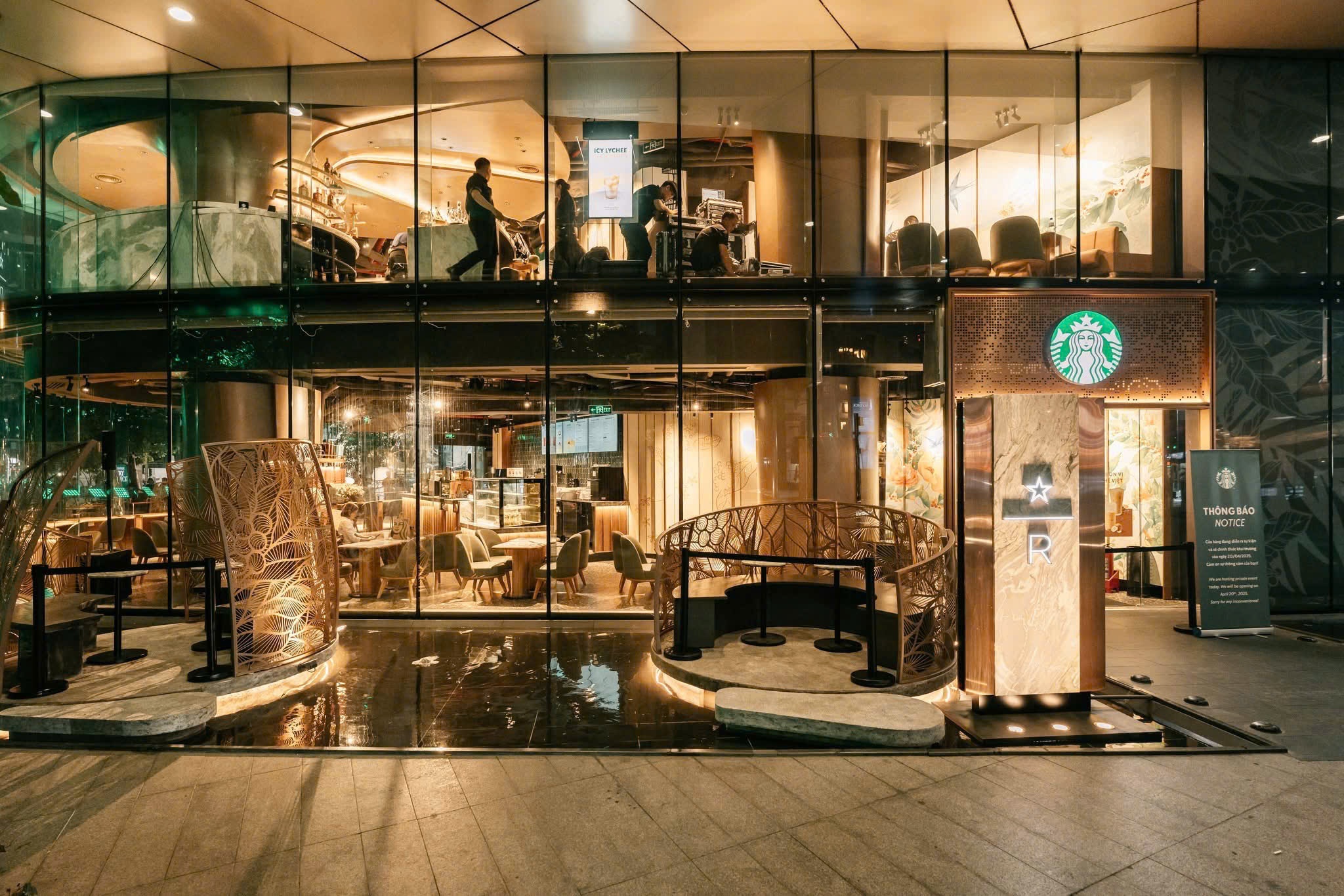 Starbucks mo cua hang Reserve o Bitexco, ban ca phe 200.000 dong hinh anh