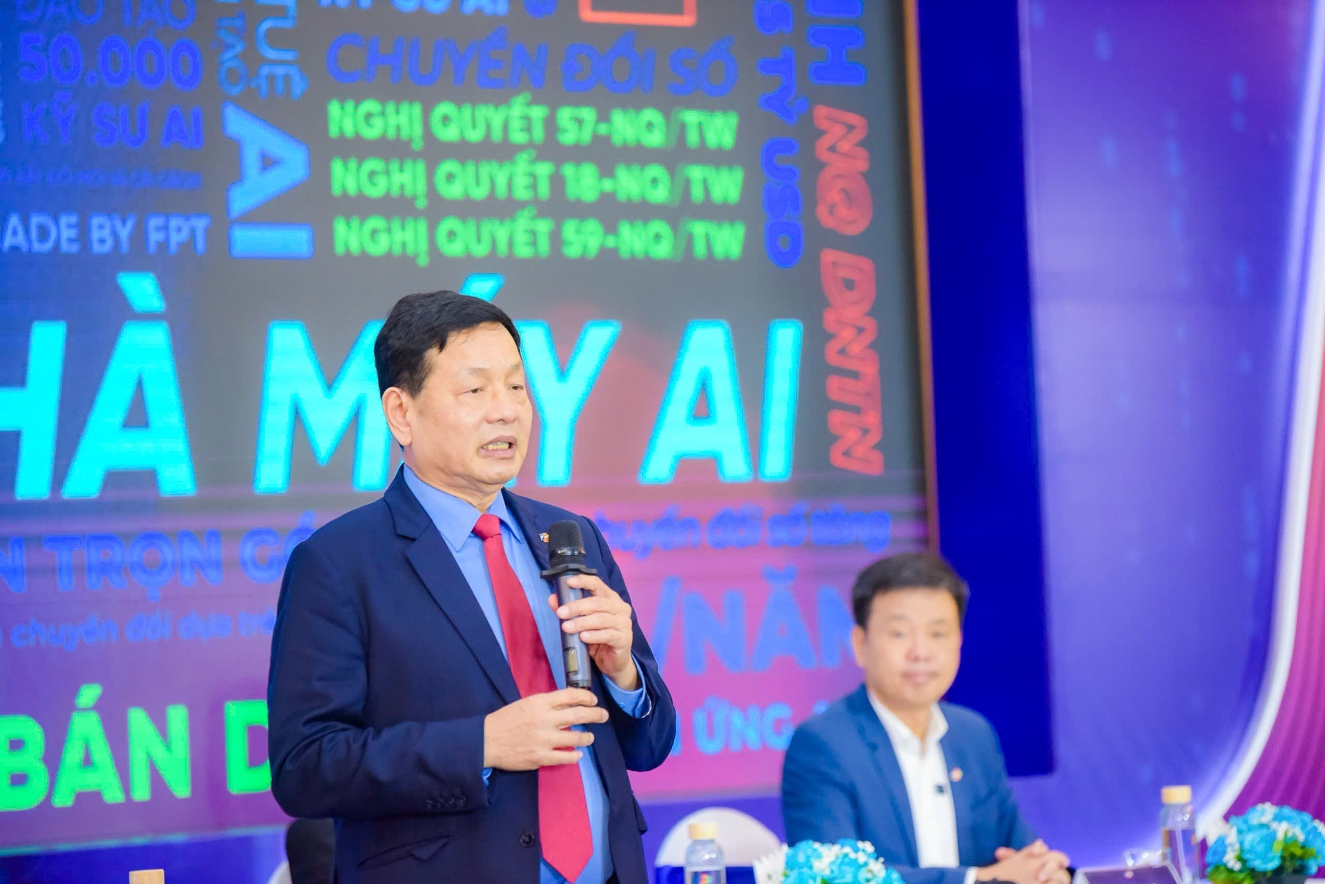 tiem nang co phieu fpt,  gia co phieu fpt,  fpt giam gia,  truong gia binh fpt anh 2