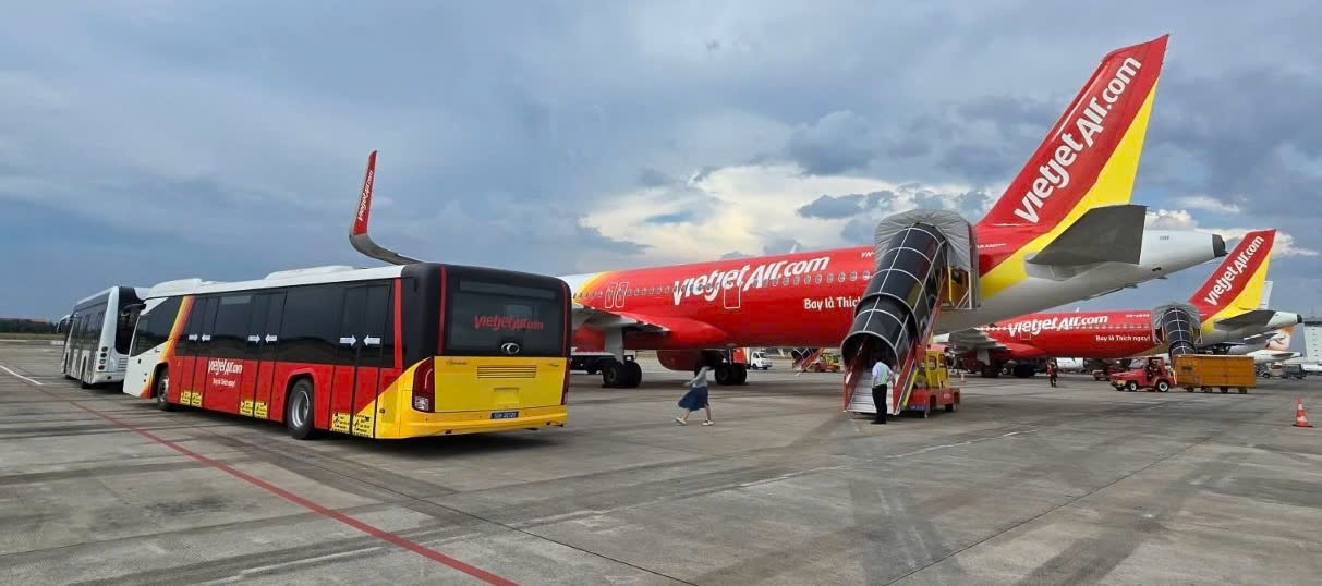 Vietjet ly giai viec cham chuyen, hua boi thuong khach bi anh huong hinh anh
