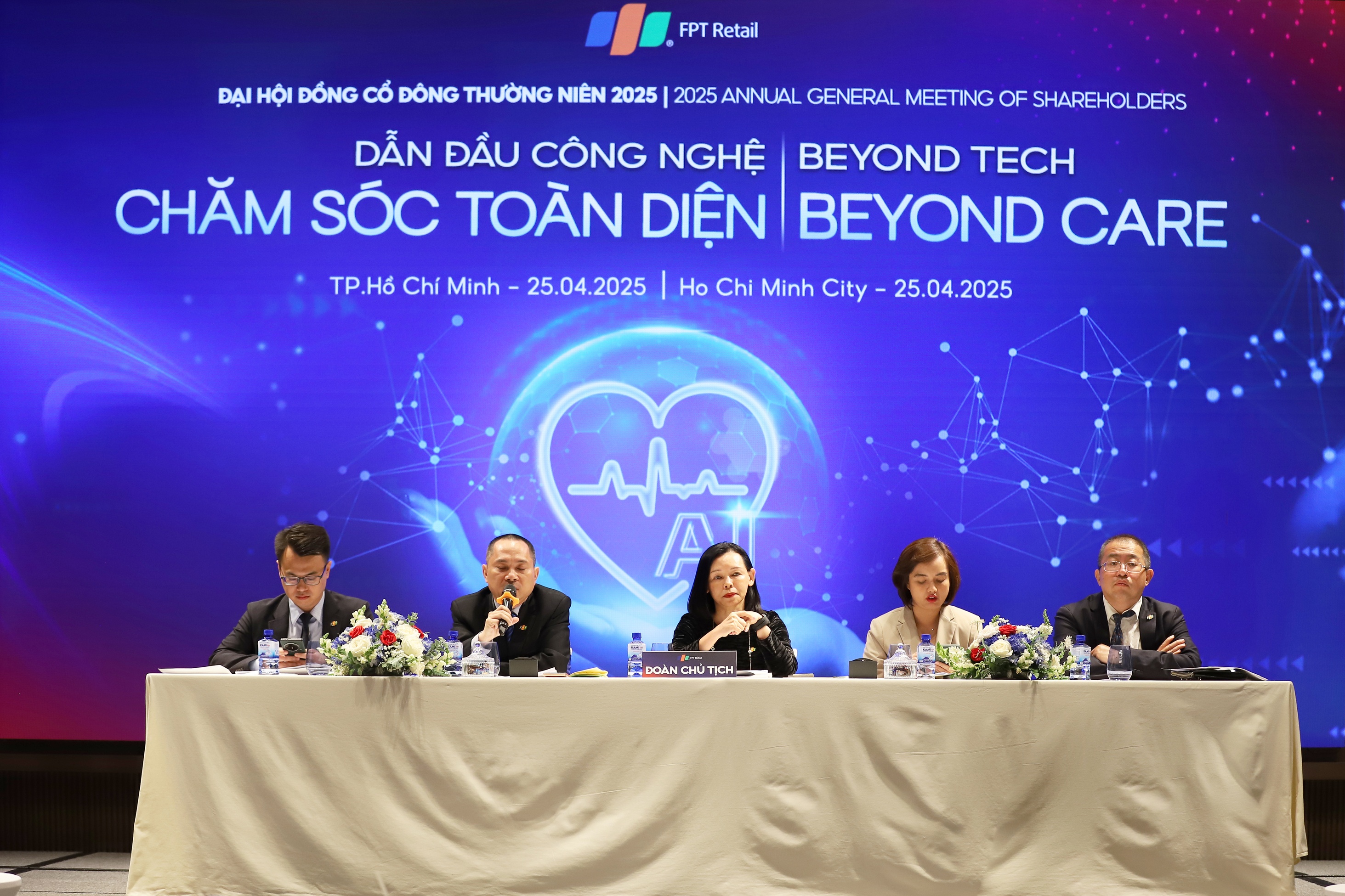 FPT Retail chot ban 13% von Long Chau, he lo doi tac Malaysia hinh anh