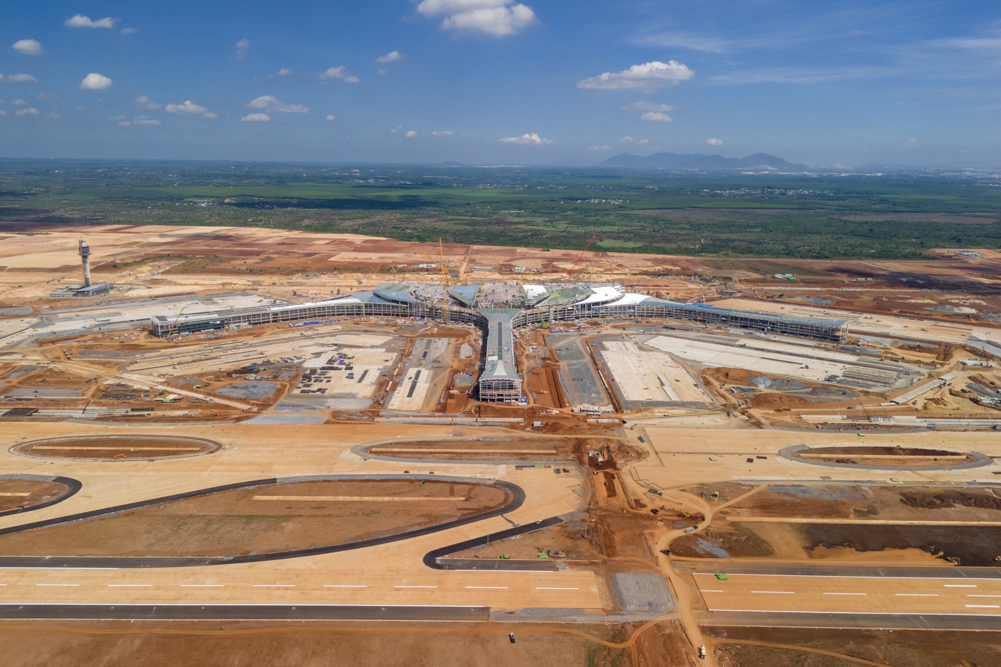 Goi thau 11.000 ty san bay Long Thanh bi cham tien do hinh anh