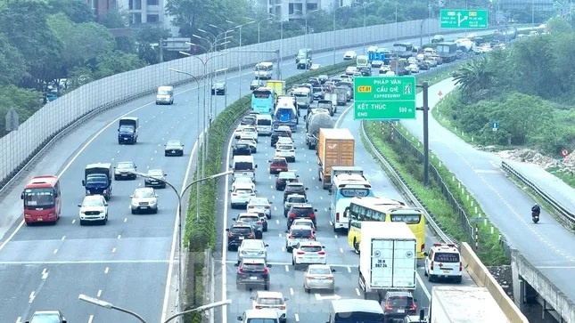 De xuat mien phi duong bo cho nhieu loai oto hinh anh