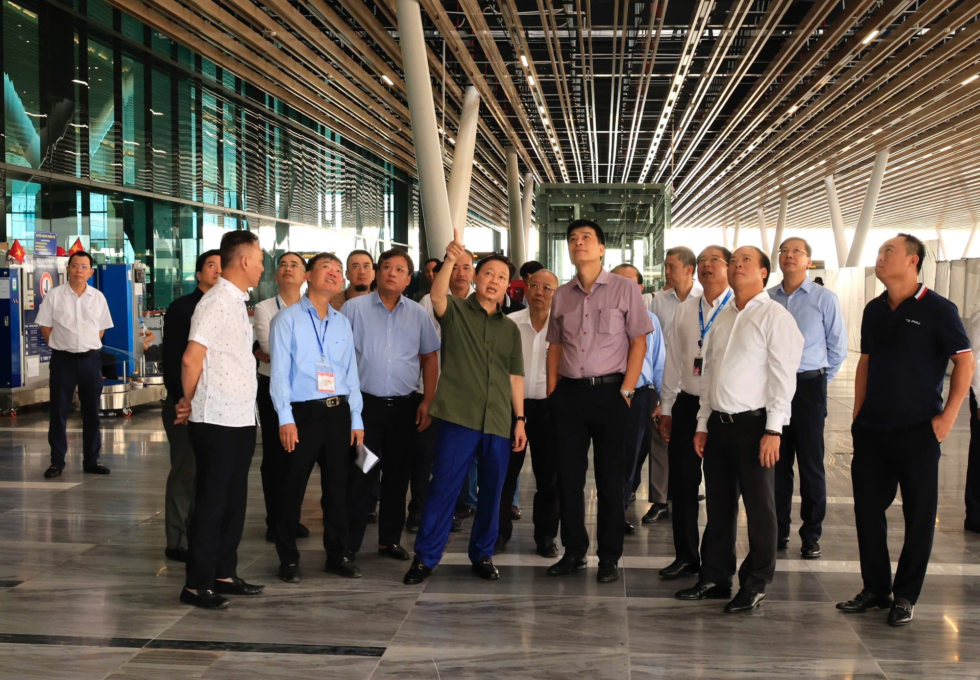 Yeu cau ACV xu ly dut diem cac su co o nha ga T3 Tan Son Nhat hinh anh