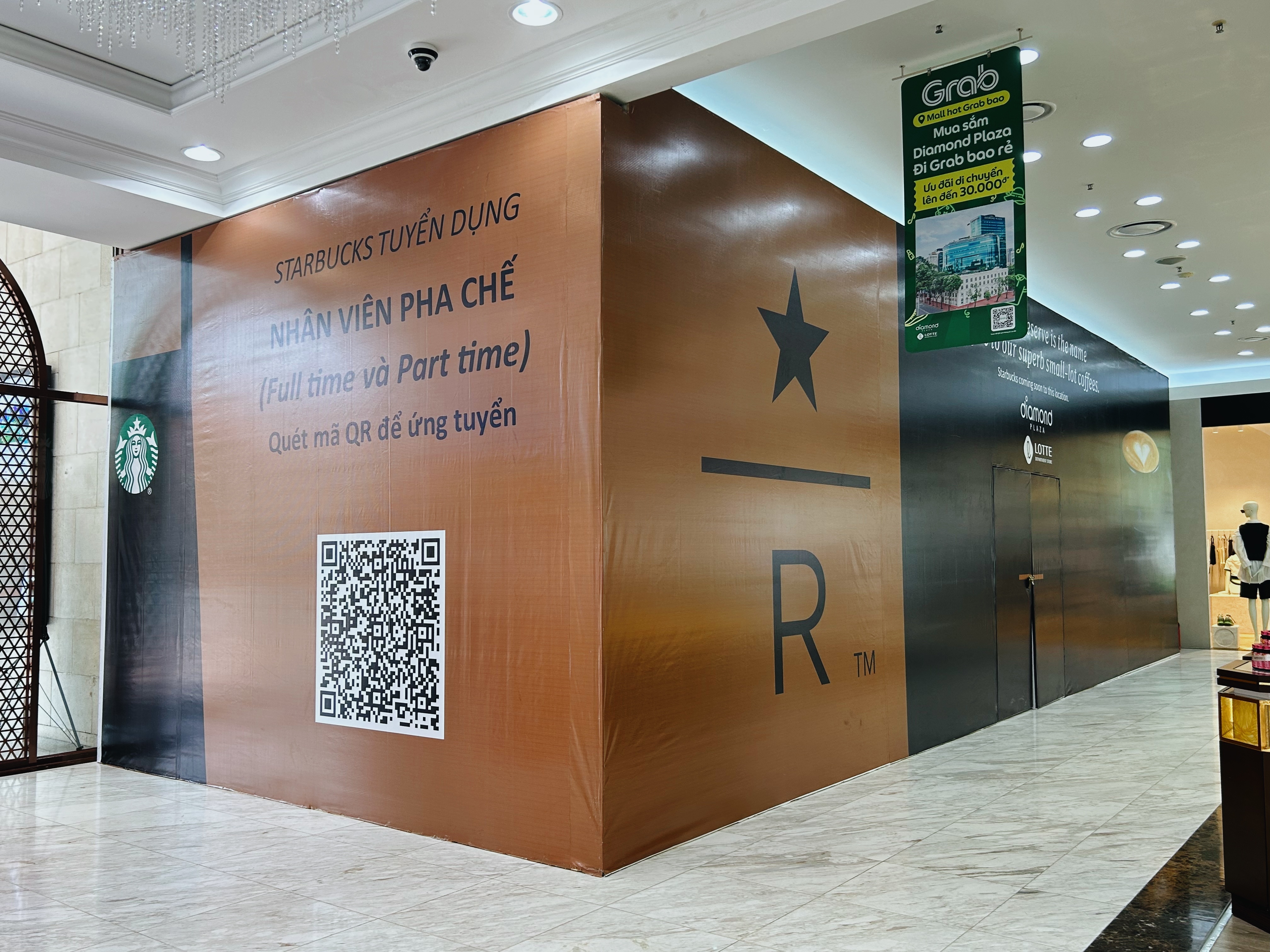 Starbucks ruc rich mo cua hang Reserve moi o trung tam quan 1 hinh anh