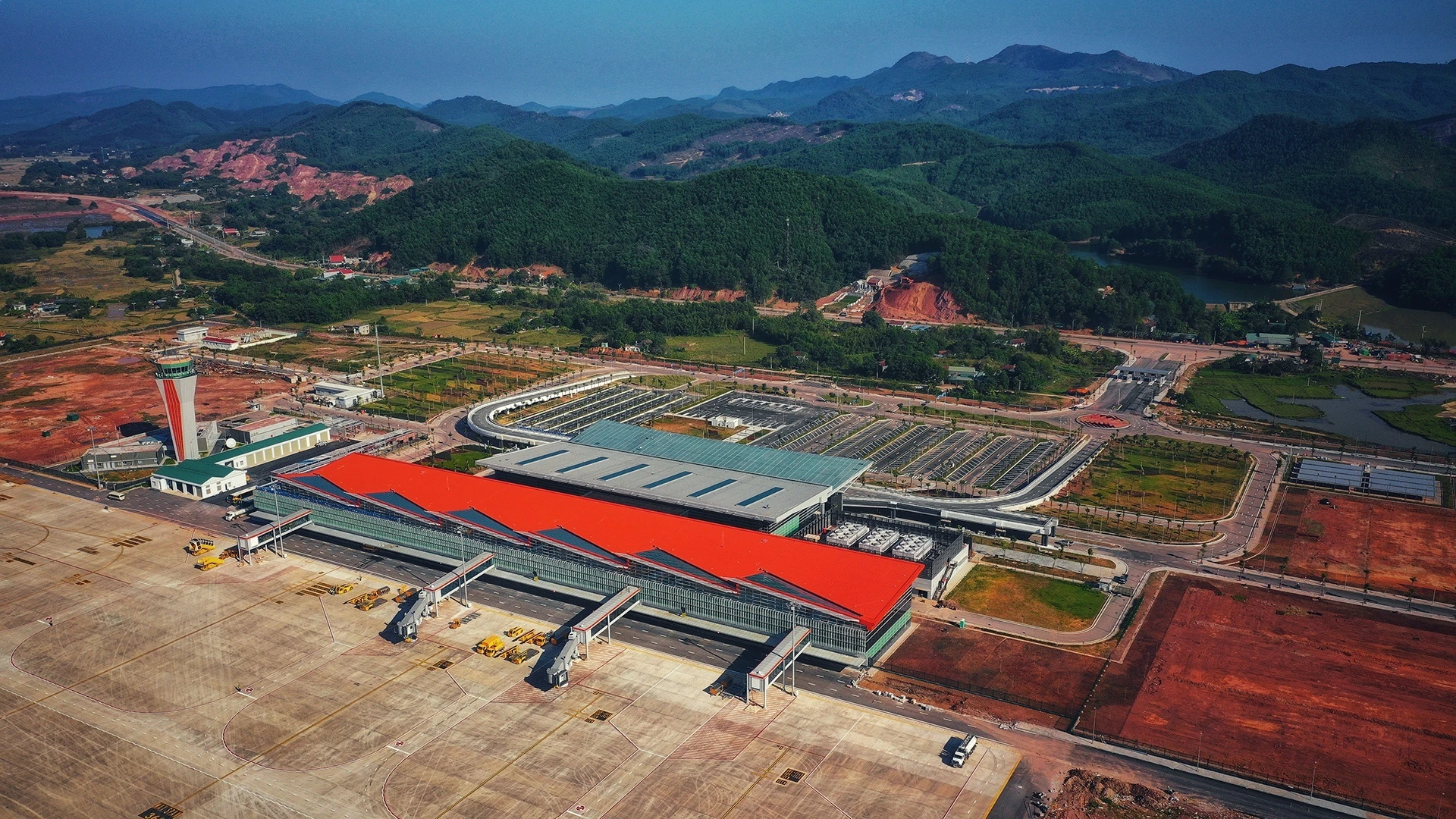 Sua doi chinh sach linh vuc xay dung de phat trien kinh te tu nhan hinh anh