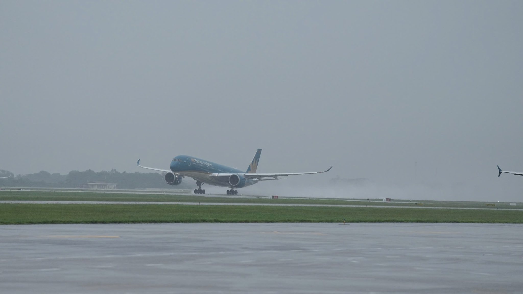 Bao Wipha manh len cap 11, Bo Xay dung chi dao 'khan' hinh anh