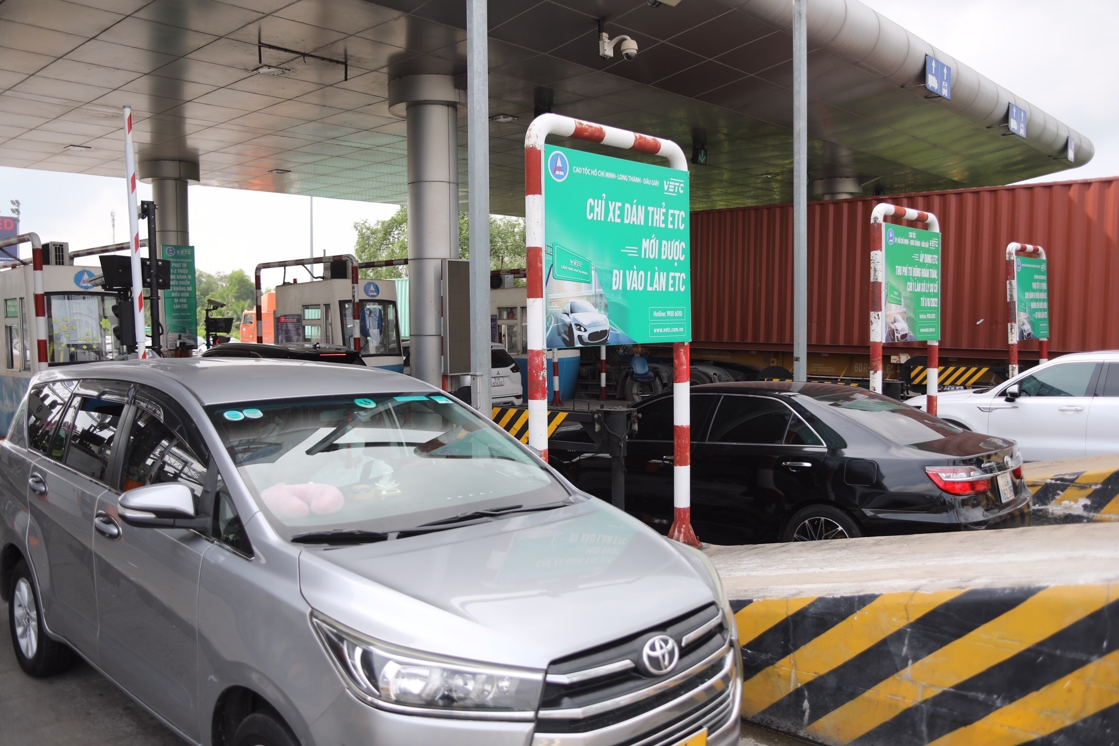 IFC rot 500 ty dong vao cong ty thu phi khong dung Viet Nam hinh anh