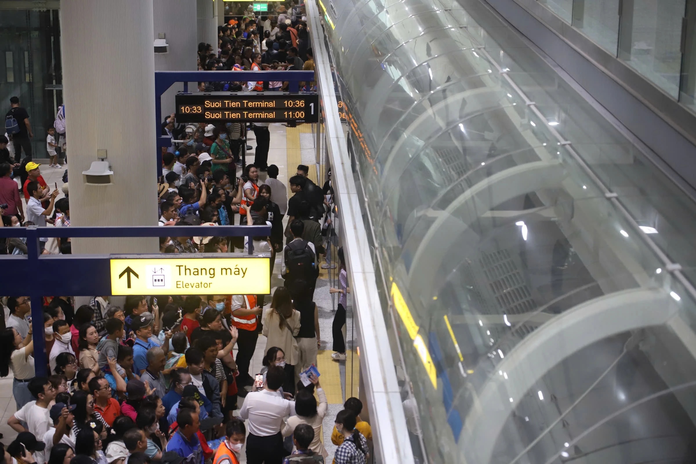 Cach khai thac 'mo vang' ben duoi cac nha ga metro o TP.HCM hinh anh