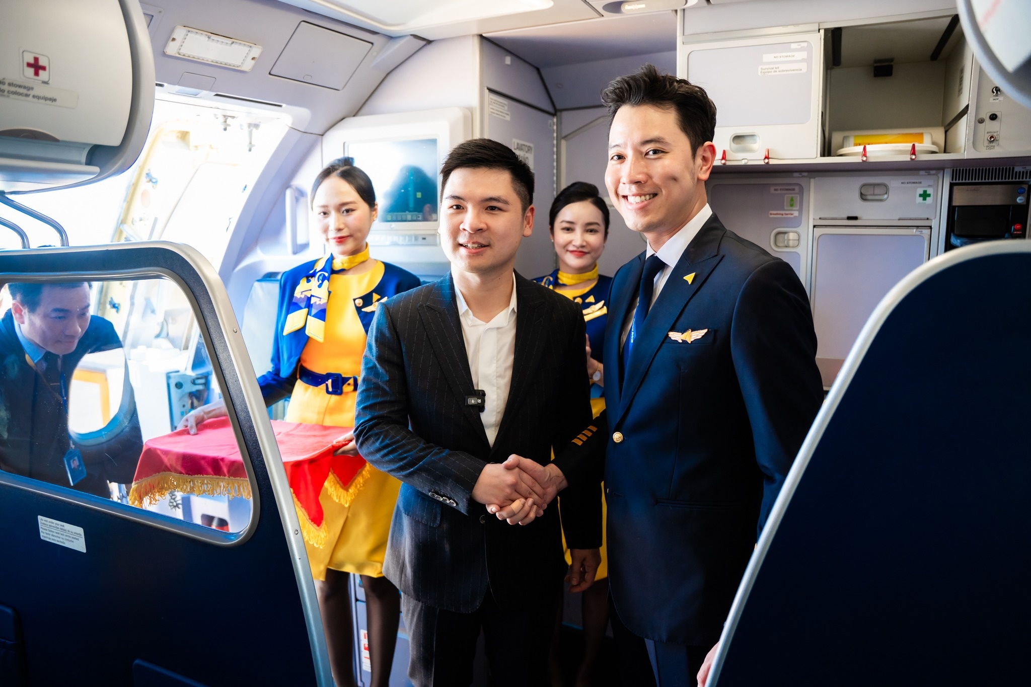 Vietravel Airlines muon so huu 10 tau bay nam nay hinh anh