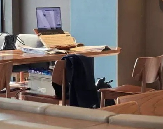 Starbucks Han Quoc manh tay voi khach 'cam re' ca ngay hinh anh