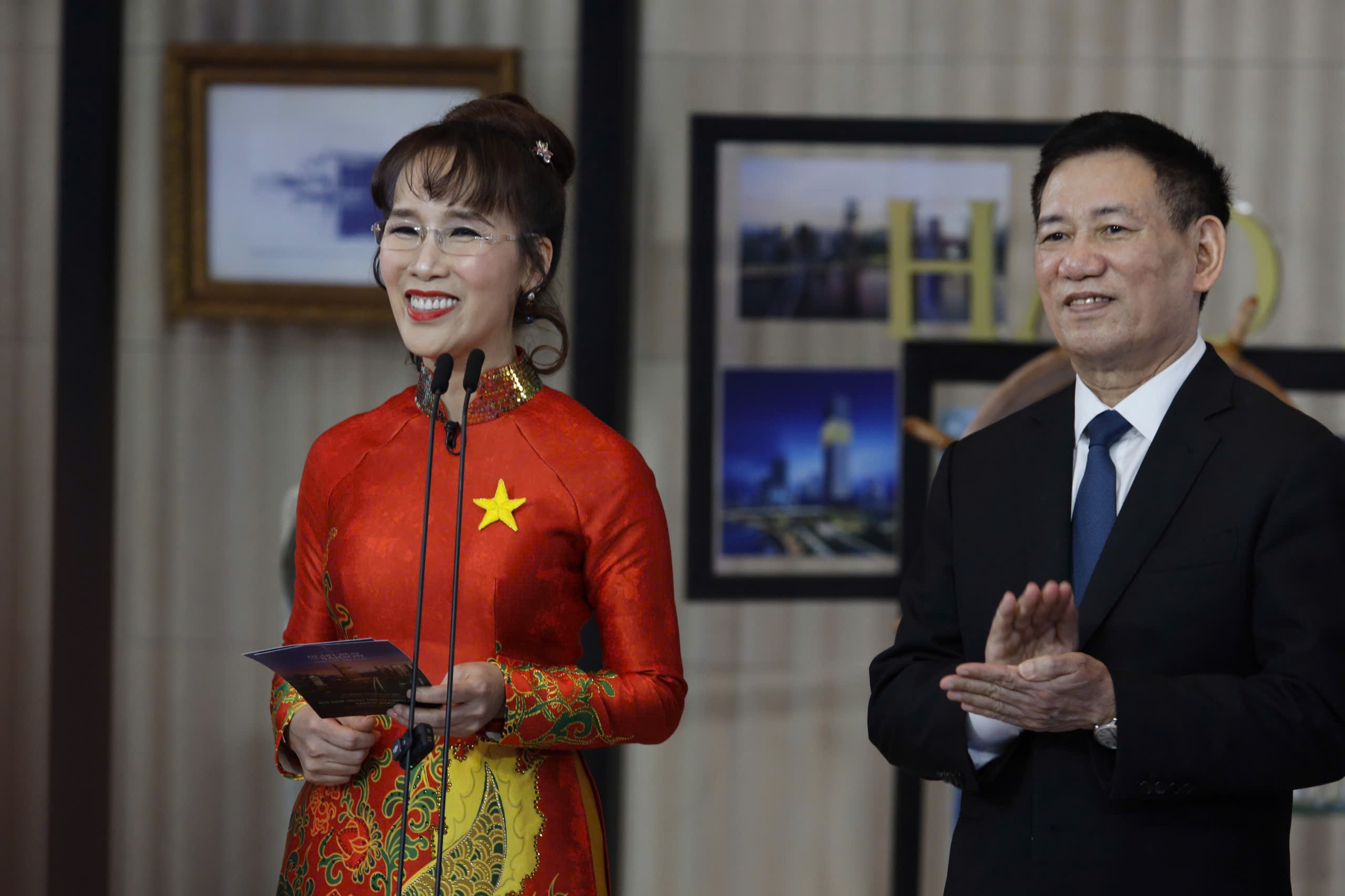 nguyen thi phuong thao,  Ho Hung Anh,  Pham Nhat Vuong anh 5